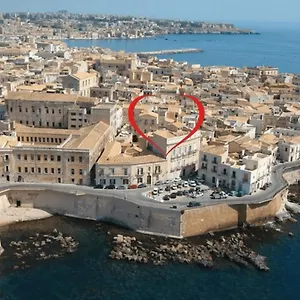 Casa Nagale- Di Charme Nel Cuore Di Ortigia A 50 Mt Dal Mare Apartment Syracuse