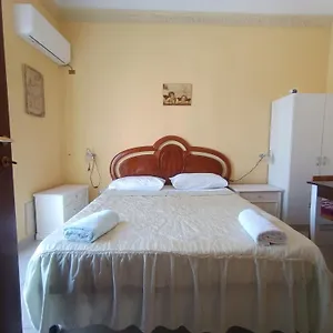 Dei Mille Homestay Palermo