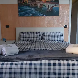 Palazzo Ponte Pietra Apartamento Verona