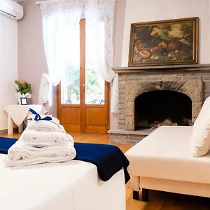  Bed and breakfast La Petite Maison